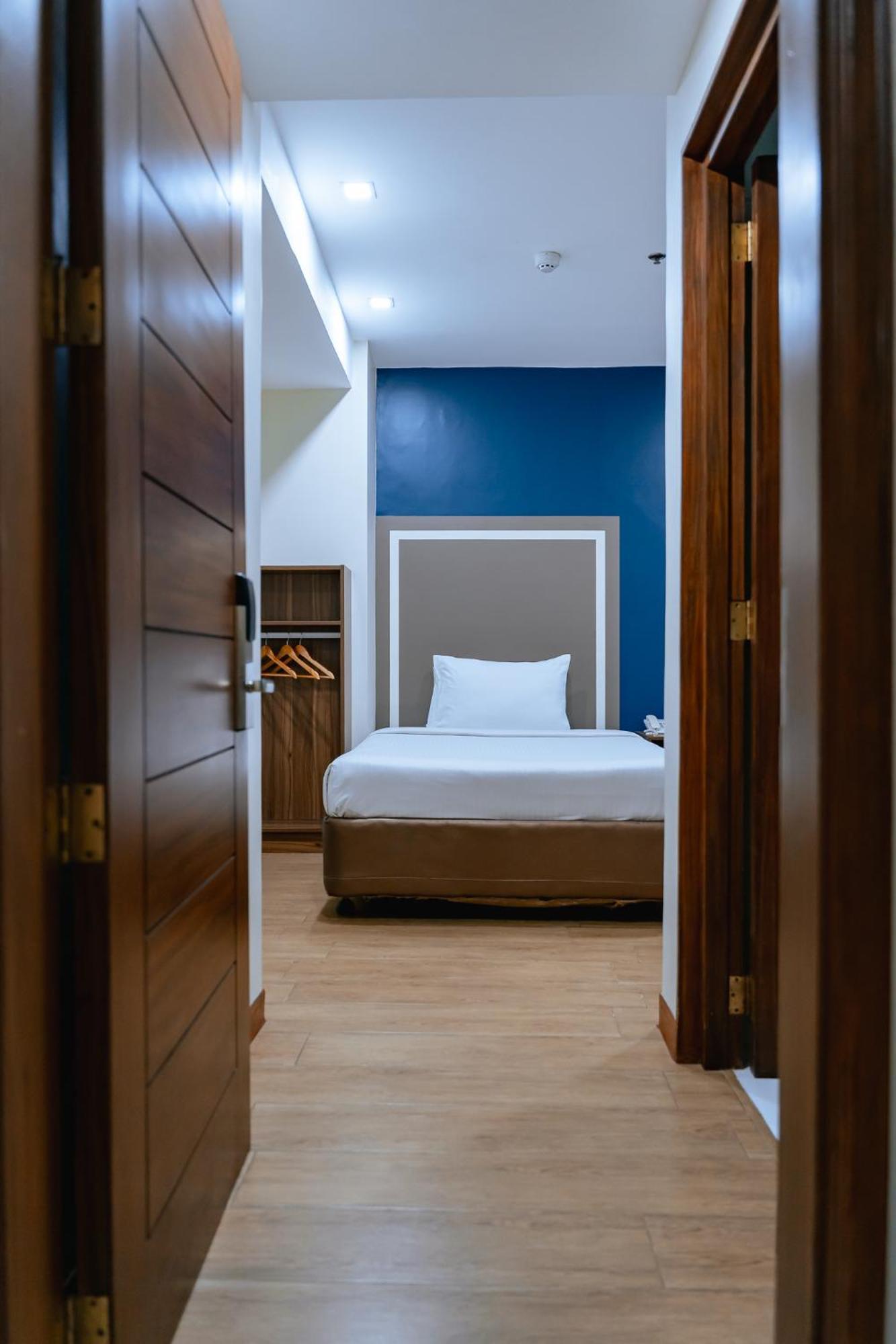 S Hotel & Residences Cebu Exterior foto